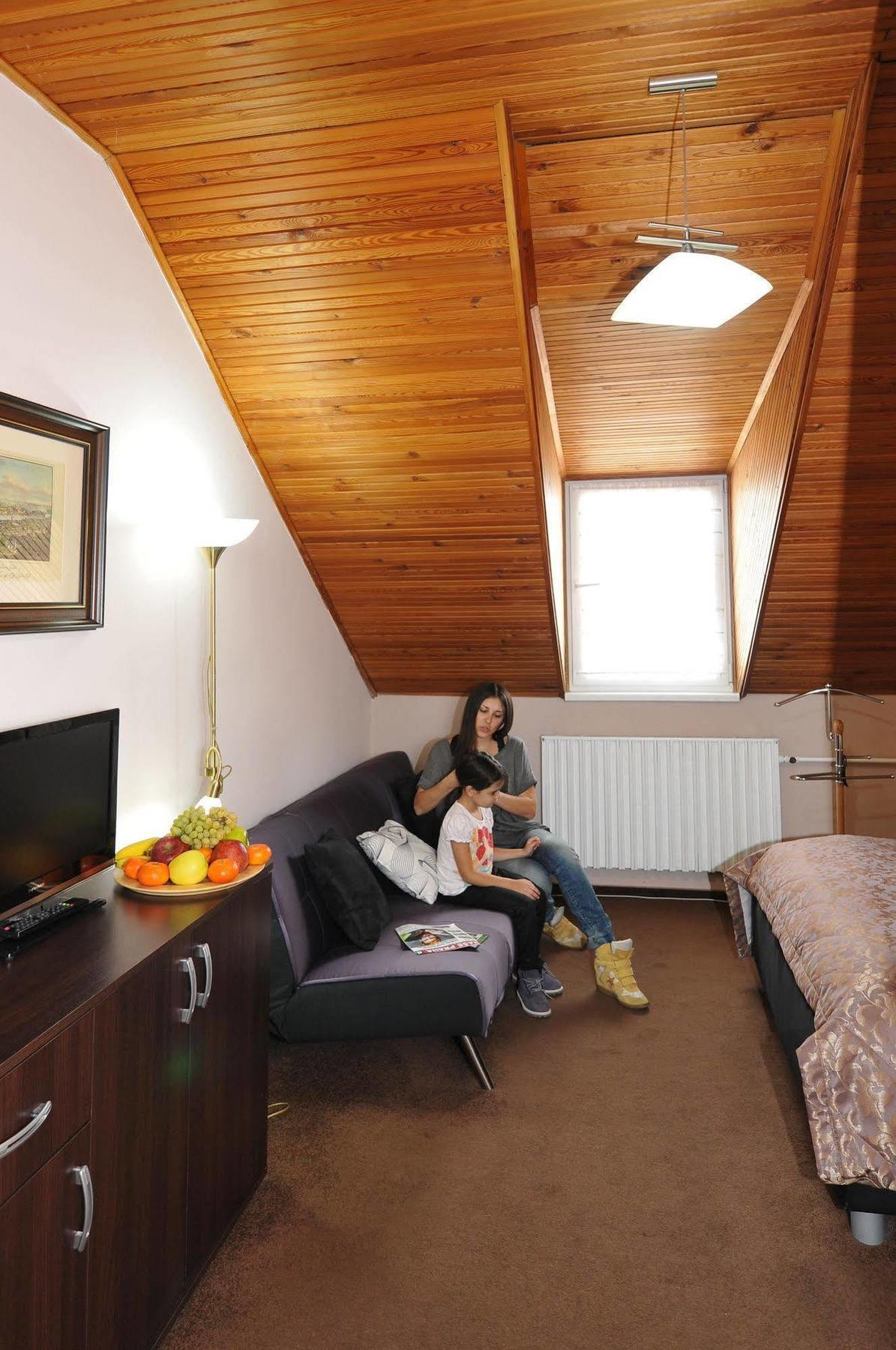 Hotel Wilhelm Prague Ngoại thất bức ảnh